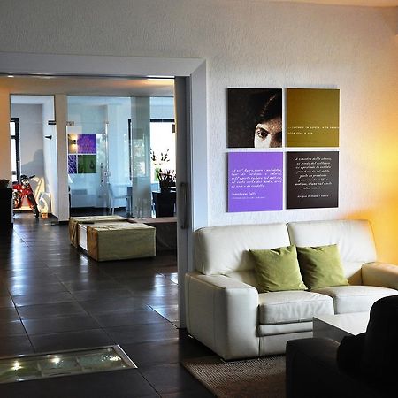 Hotel Sandalia Nuoro  Eksteriør billede